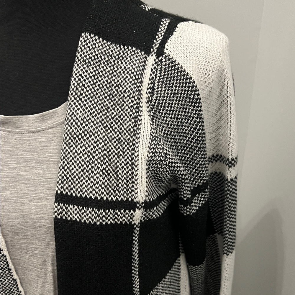 Chic Plaid Open Front Cardigan - Black and White NWOT Stitch Fix - Picture 5 of 6